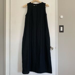 Linen maxi dress with embroidery